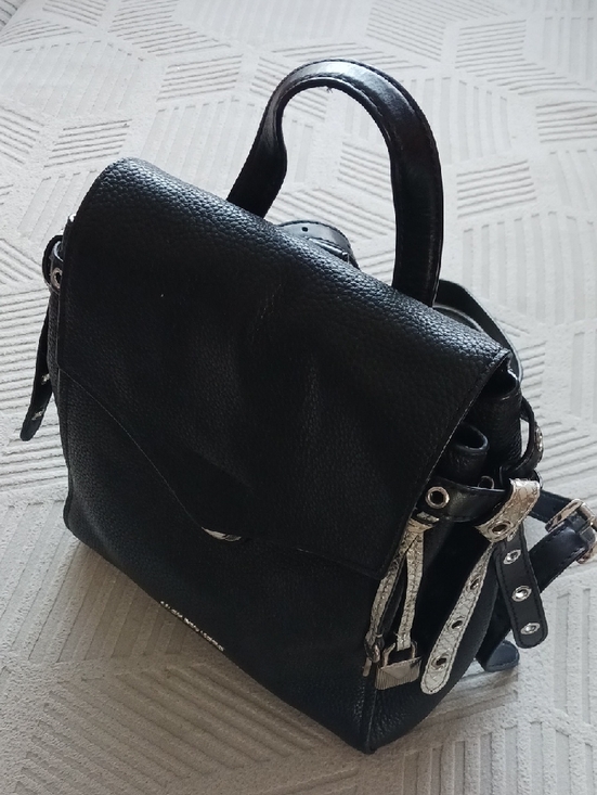 black leather backpack with side pockets Hot Leathers 6 Pocket J World Boys And and an inside zipper Style:Navy Shark Members20
